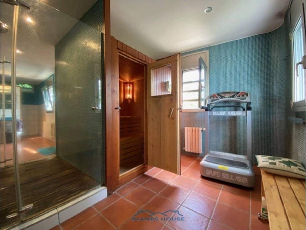 5 soveværelse Villa til salg i Cassa de la Selva med swimmingpool garage - € 1.250.000 (Ref: 7553370)