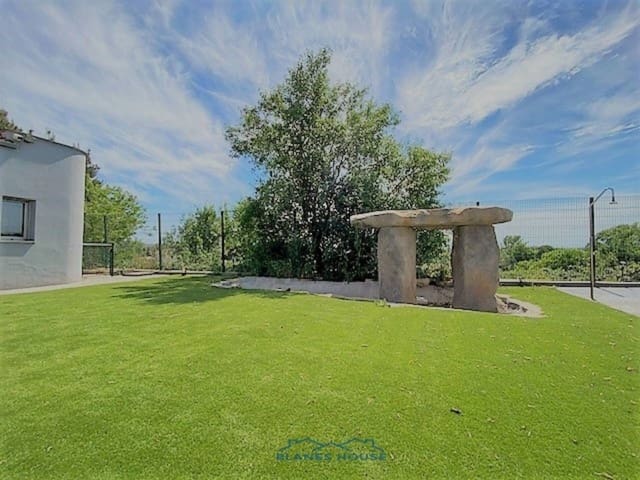 5 soveværelse Villa til salg i Cassà de la Selva med swimmingpool garage - € 1.250.000 (Ref: 7553370)