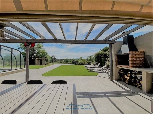 5 soveværelse Villa til salg i Cassà de la Selva med swimmingpool garage - € 1.250.000 (Ref: 7553370)