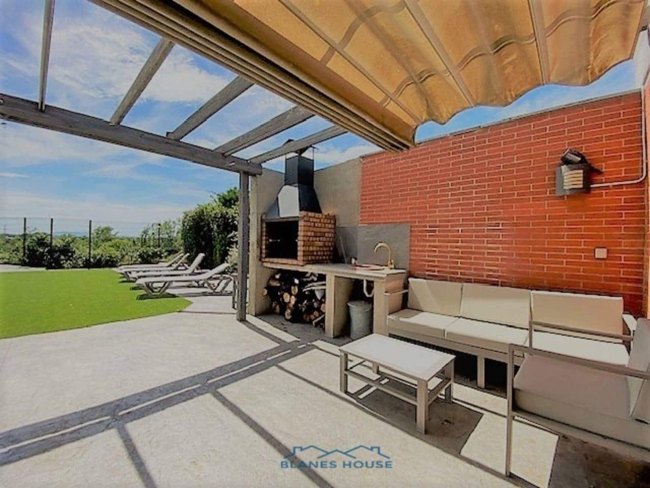 5 soveværelse Villa til salg i Cassa de la Selva med swimmingpool garage - € 1.250.000 (Ref: 7553370)