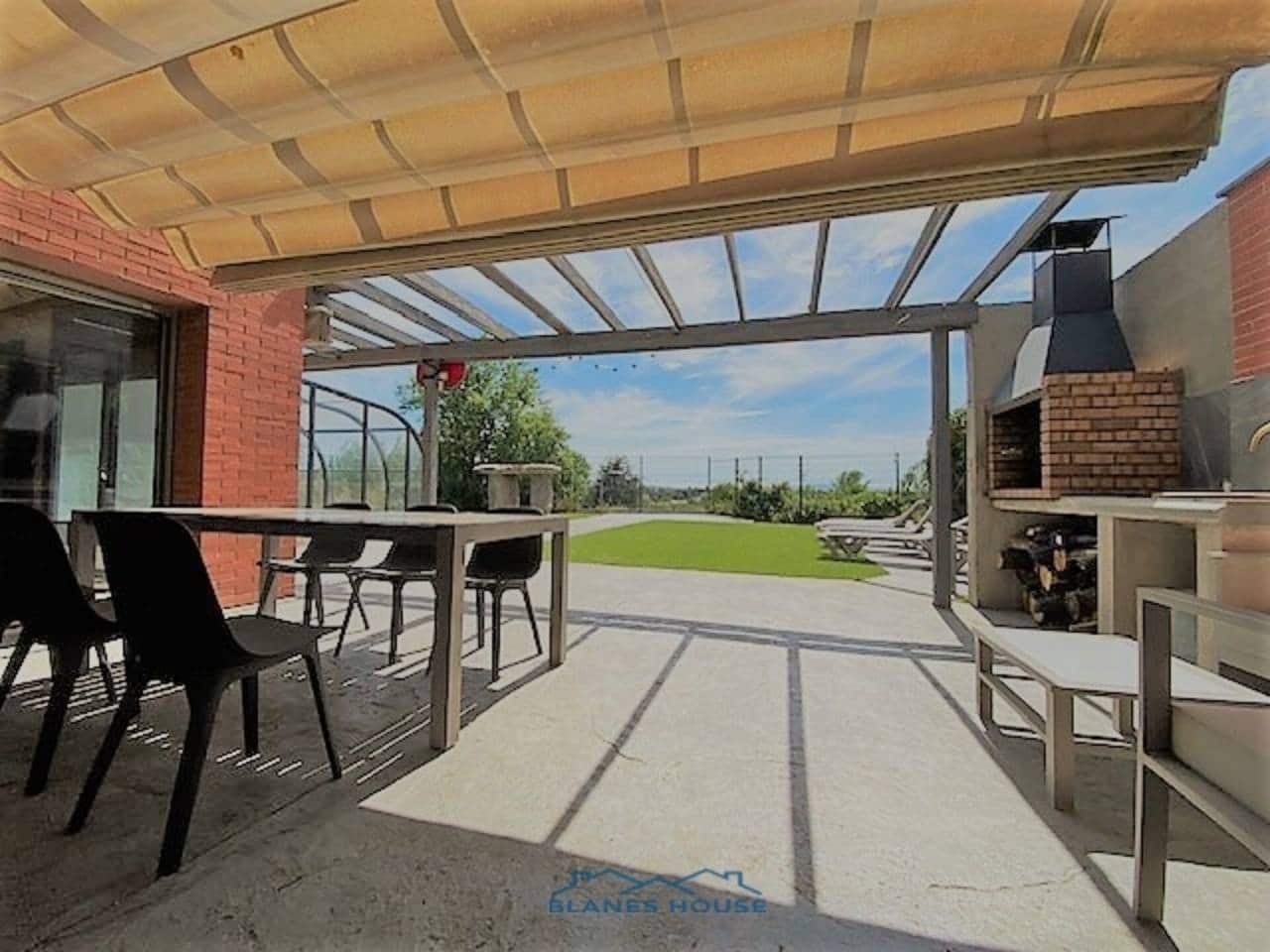 5 soveværelse Villa til salg i Cassa de la Selva med swimmingpool garage - € 1.250.000 (Ref: 7553370)