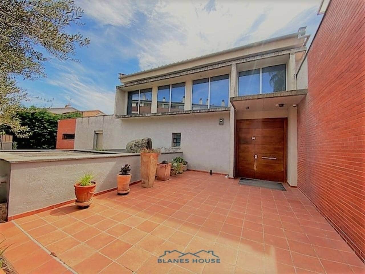 5 soveværelse Villa til salg i Cassa de la Selva med swimmingpool garage - € 1.250.000 (Ref: 7553370)