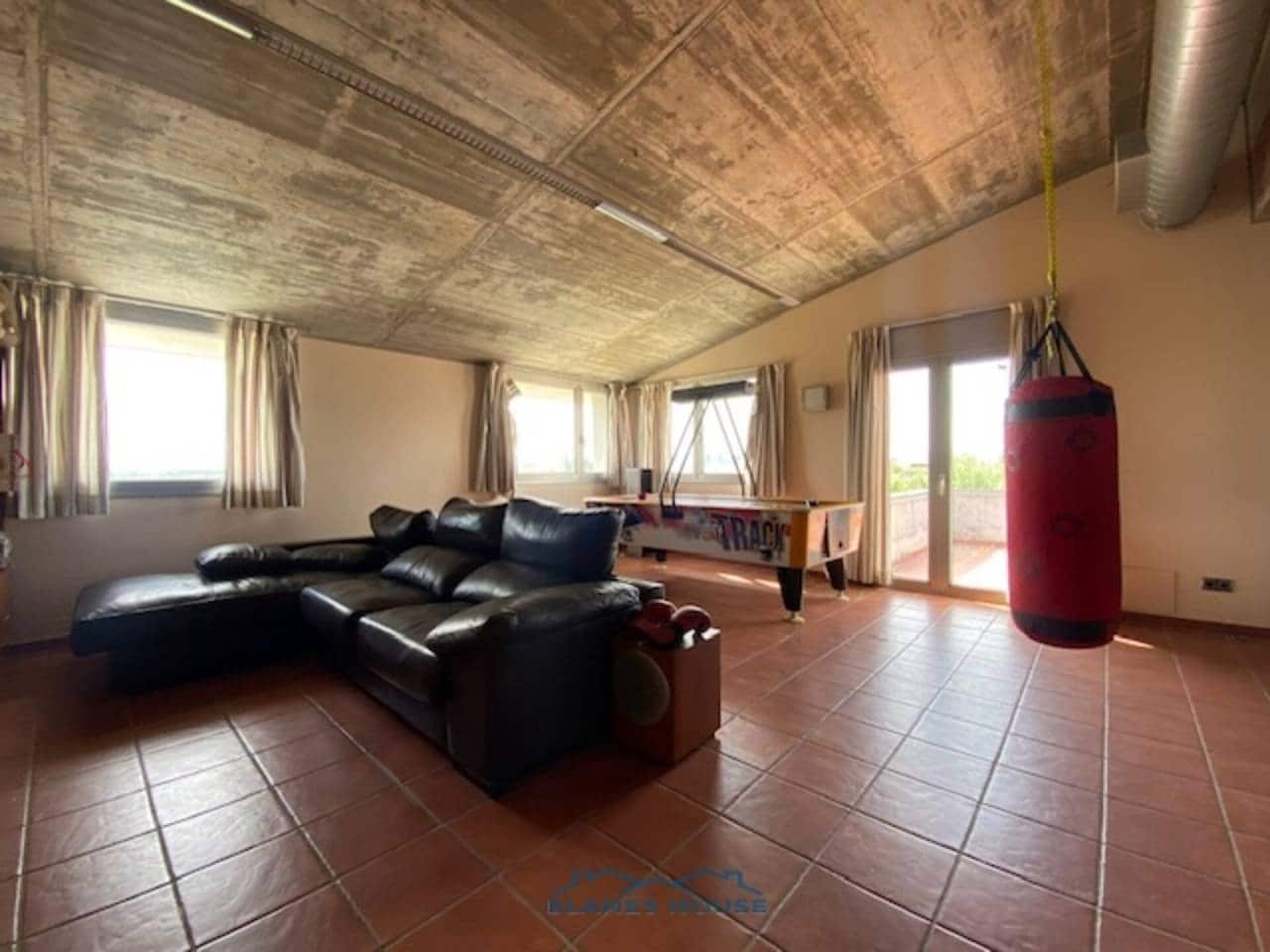 5 soveværelse Villa til salg i Cassa de la Selva med swimmingpool garage - € 1.250.000 (Ref: 7553370)