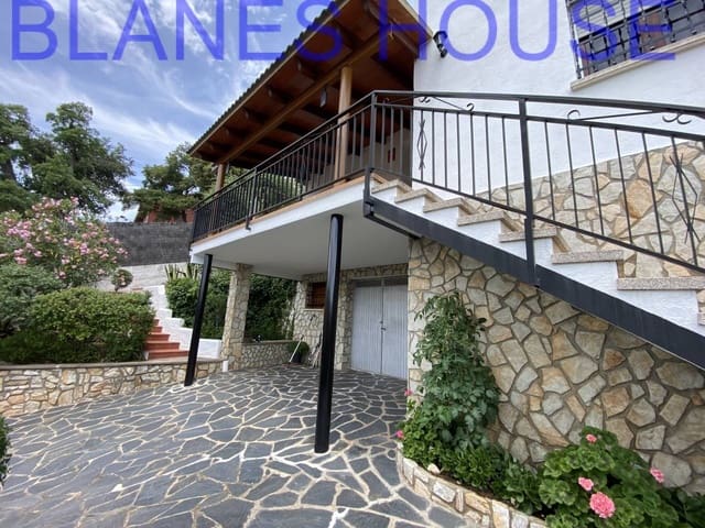 Chalet de 6 habitaciones en Maçanet de la Selva en venta con piscina garaje - 299.000 € (Ref: 7639337)