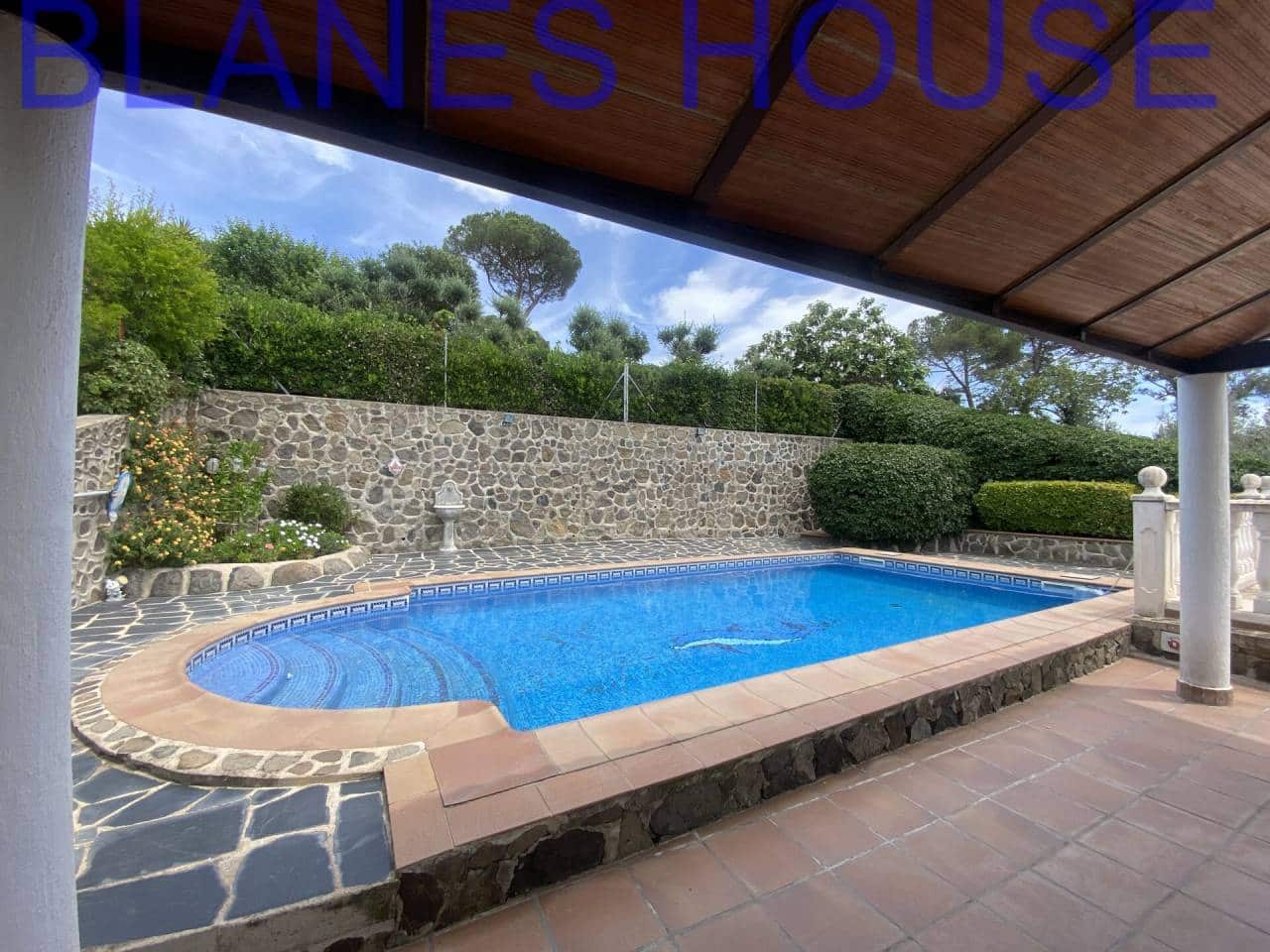 6 soveværelse Villa til salg i Macanet de la Selva med swimmingpool garage - € 299.000 (Ref: 7639337)