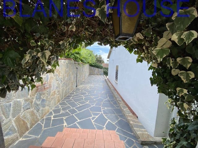 Chalet de 6 habitaciones en Maçanet de la Selva en venta con piscina garaje - 299.000 € (Ref: 7639337)