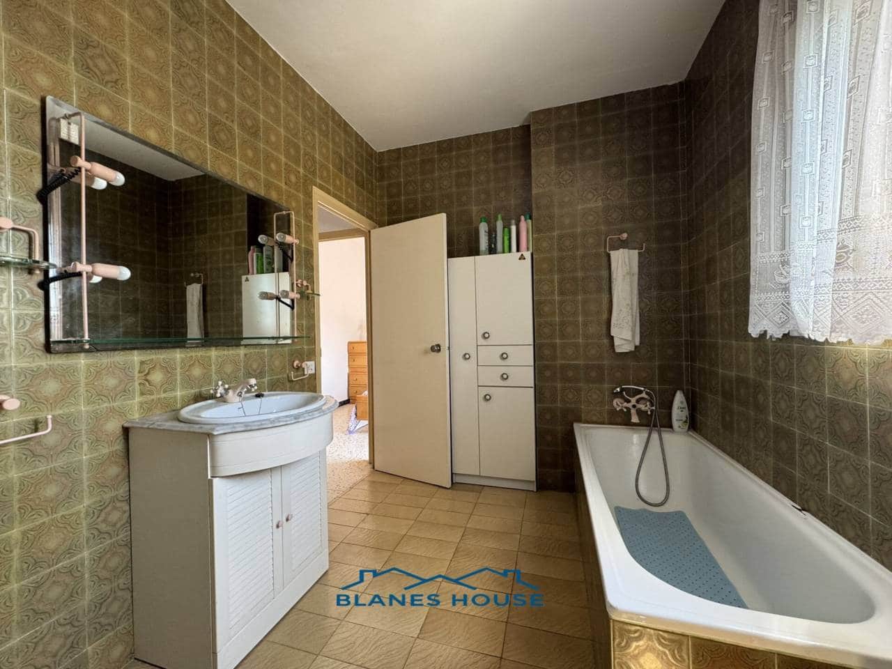 5 soveværelse Villa til salg i Macanet de la Selva med swimmingpool garage - € 252.000 (Ref: 8456588)