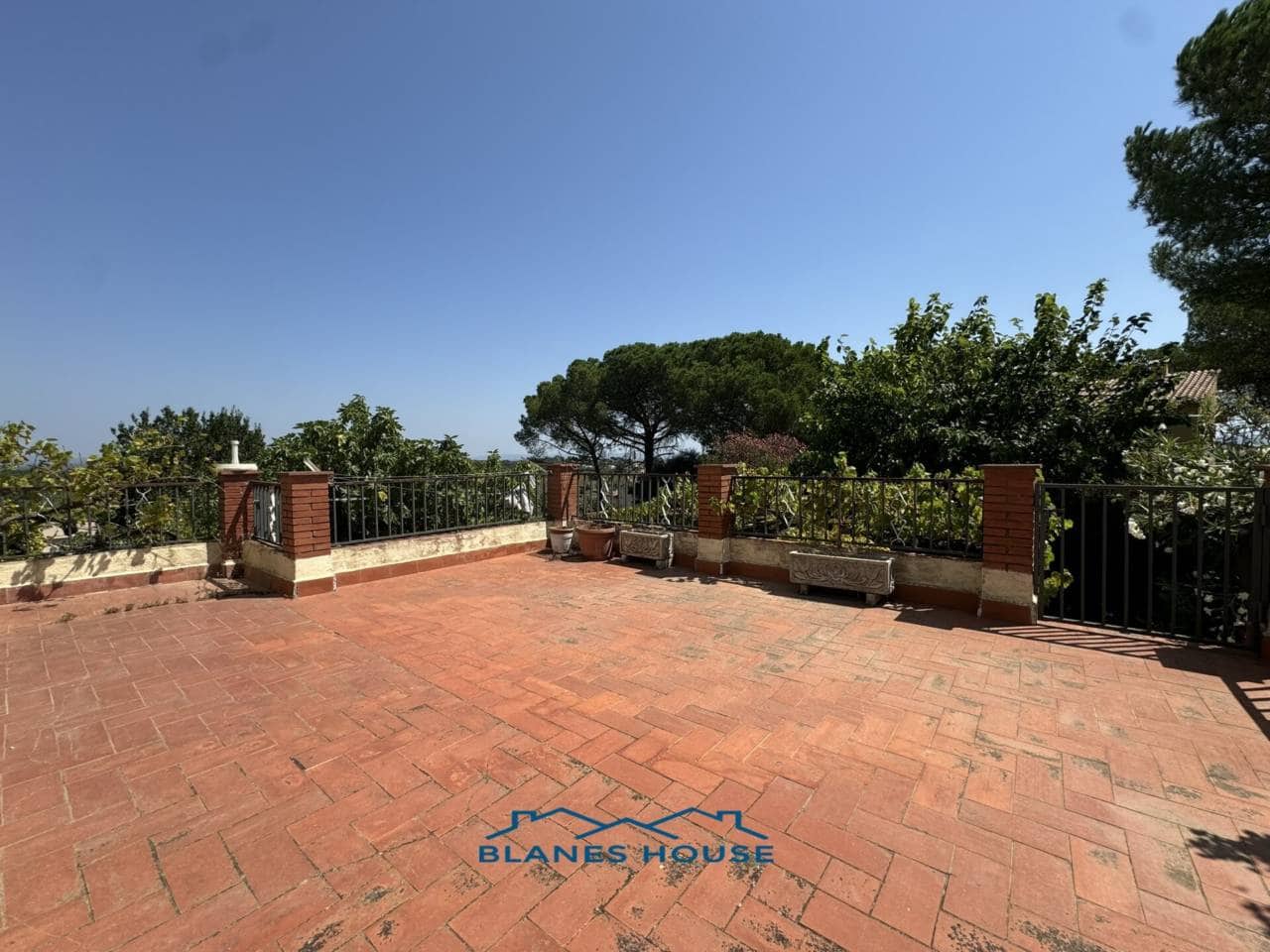 5 soveværelse Villa til salg i Macanet de la Selva med swimmingpool garage - € 252.000 (Ref: 8456588)