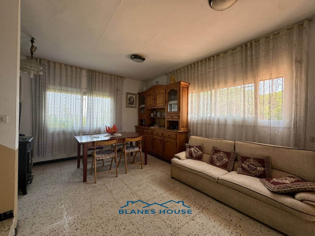 5 soveværelse Villa til salg i Macanet de la Selva med swimmingpool garage - € 252.000 (Ref: 8456588)