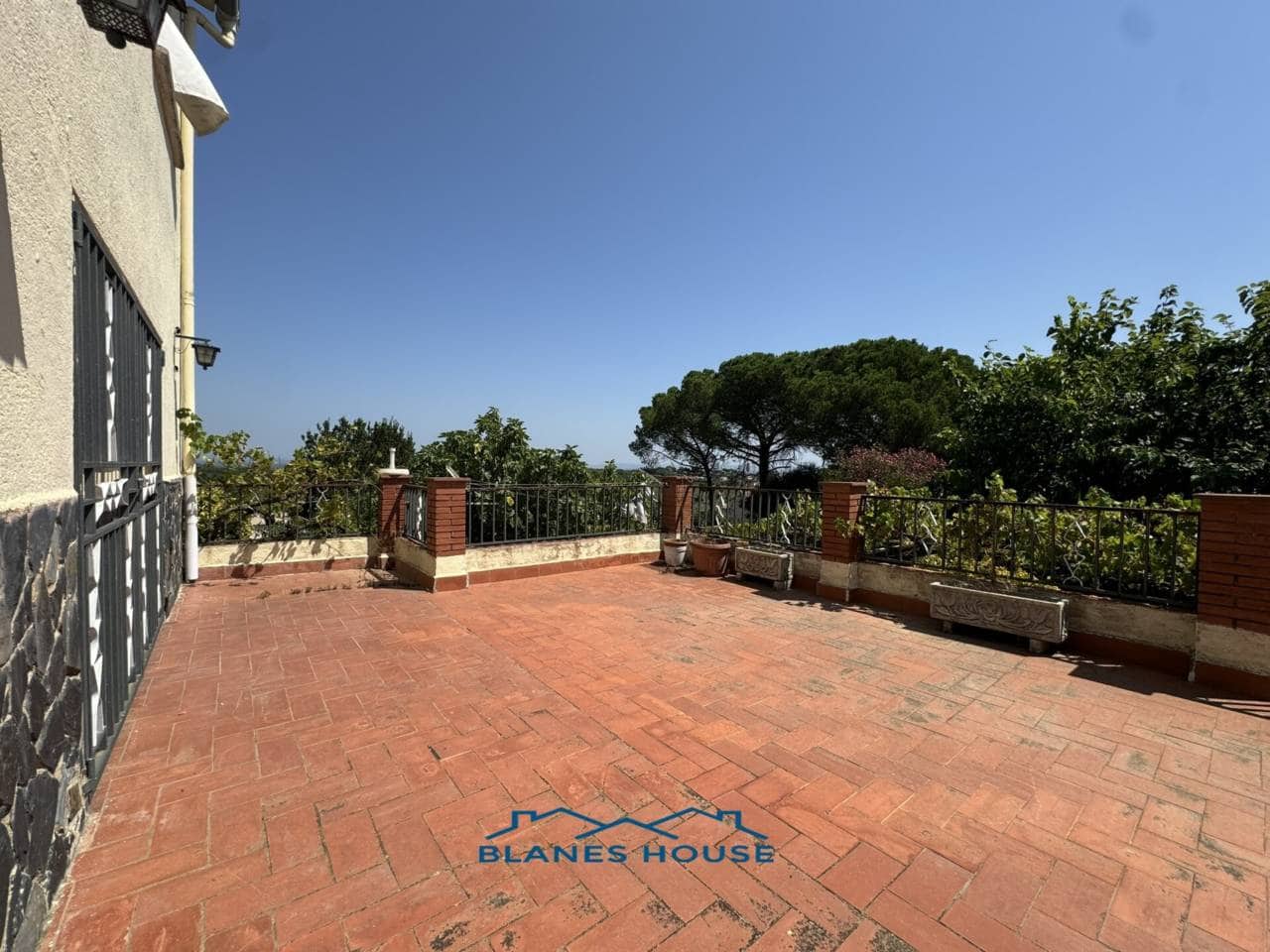 5 soveværelse Villa til salg i Macanet de la Selva med swimmingpool garage - € 252.000 (Ref: 8456588)