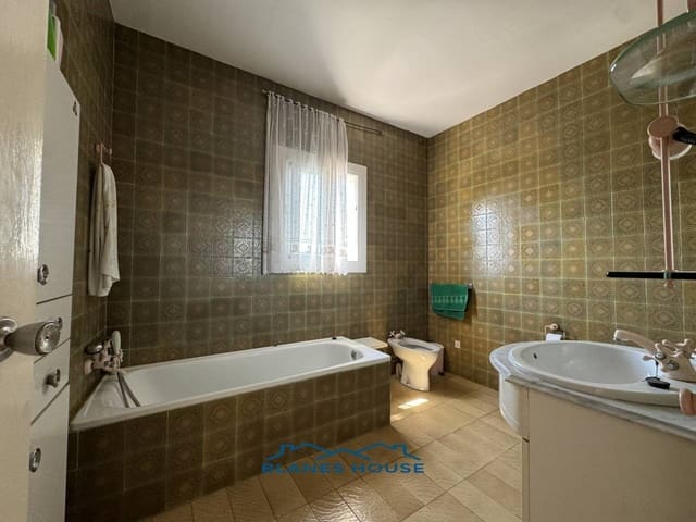 Chalet de 5 habitaciones en Maçanet de la Selva en venta con piscina garaje - 252.000 € (Ref: 8456588)