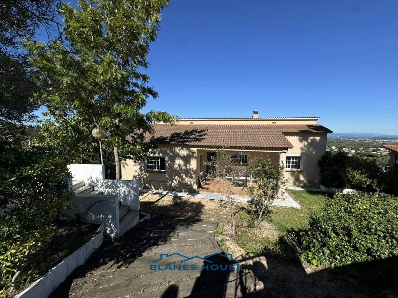 4 soveværelse Villa til salg i Macanet de la Selva med swimmingpool garage - € 340.000 (Ref: 8559344)