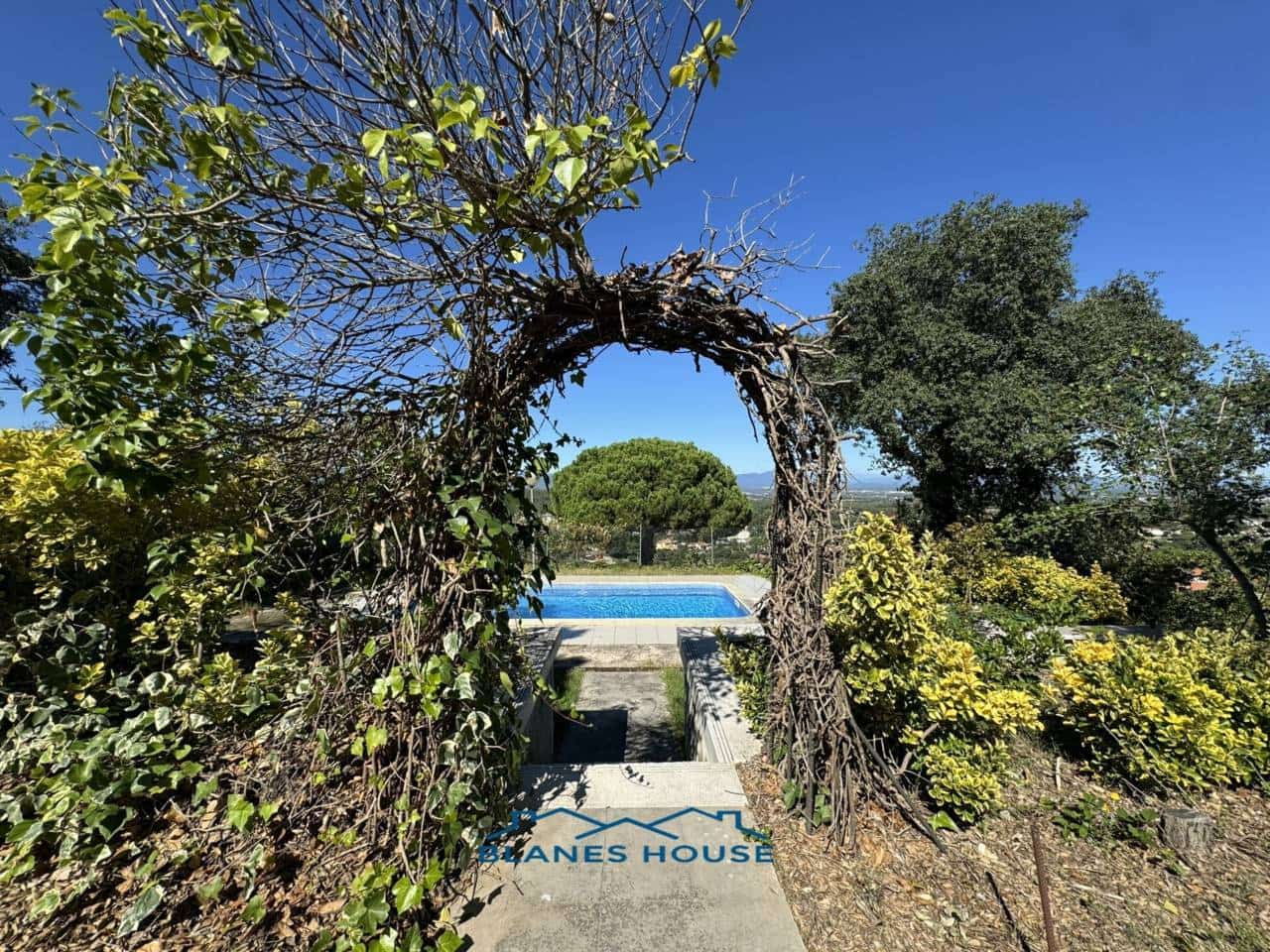 4 soveværelse Villa til salg i Macanet de la Selva med swimmingpool garage - € 340.000 (Ref: 8559344)