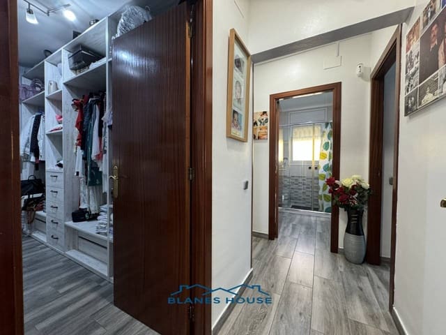 4 makuuhuone Huvila myytävänä paikassa Maçanet de la Selva mukana 
autotalli - 269 000 € (Ref: 8601053)