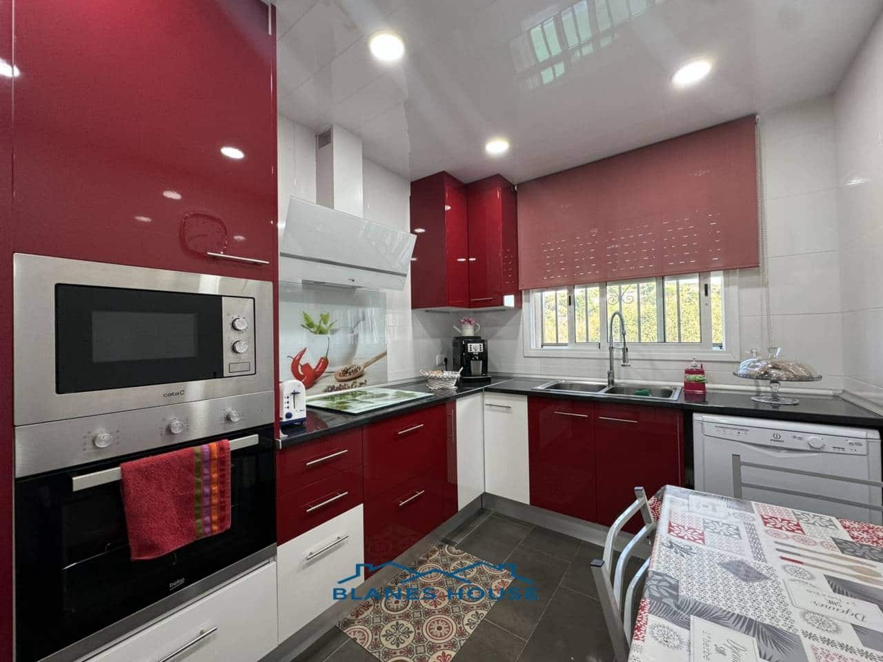 4 makuuhuone Huvila myytävänä paikassa Macanet de la Selva mukana 
autotalli - 269 000 € (Ref: 8601053)