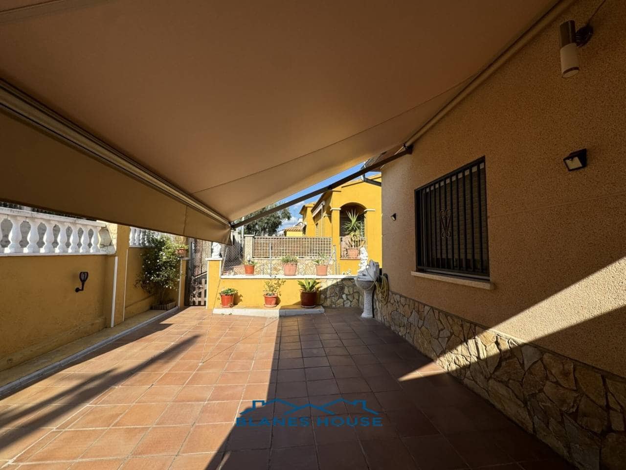 4 makuuhuone Huvila myytävänä paikassa Macanet de la Selva mukana 
autotalli - 269 000 € (Ref: 8601053)