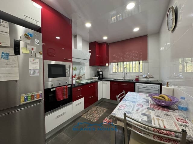 4 makuuhuone Huvila myytävänä paikassa Maçanet de la Selva mukana 
autotalli - 269 000 € (Ref: 8601053)