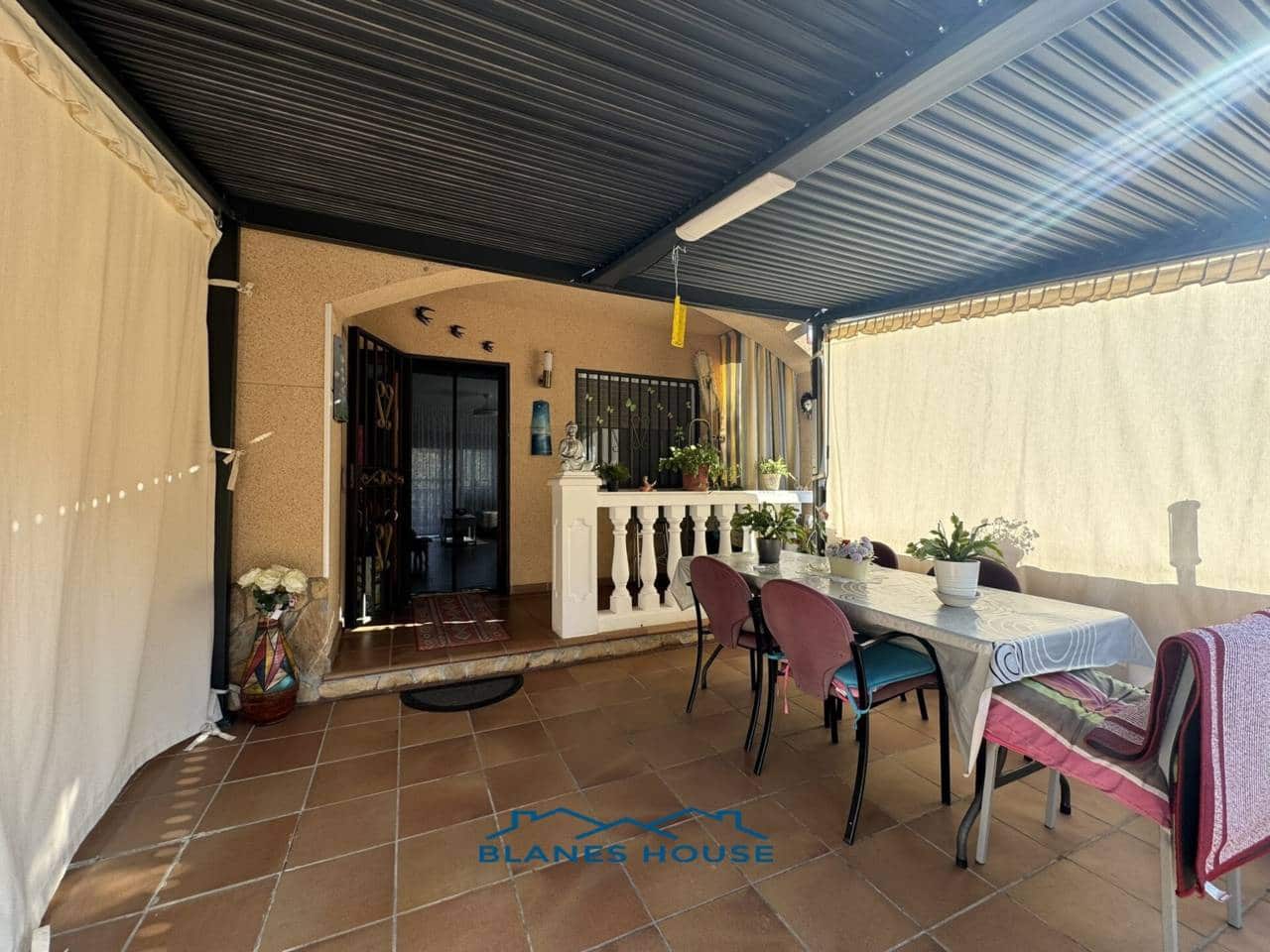 4 makuuhuone Huvila myytävänä paikassa Macanet de la Selva mukana 
autotalli - 269 000 € (Ref: 8601053)