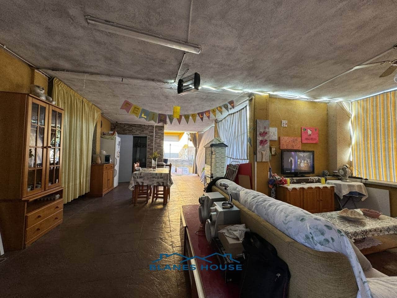 4 makuuhuone Huvila myytävänä paikassa Macanet de la Selva mukana 
autotalli - 269 000 € (Ref: 8601053)