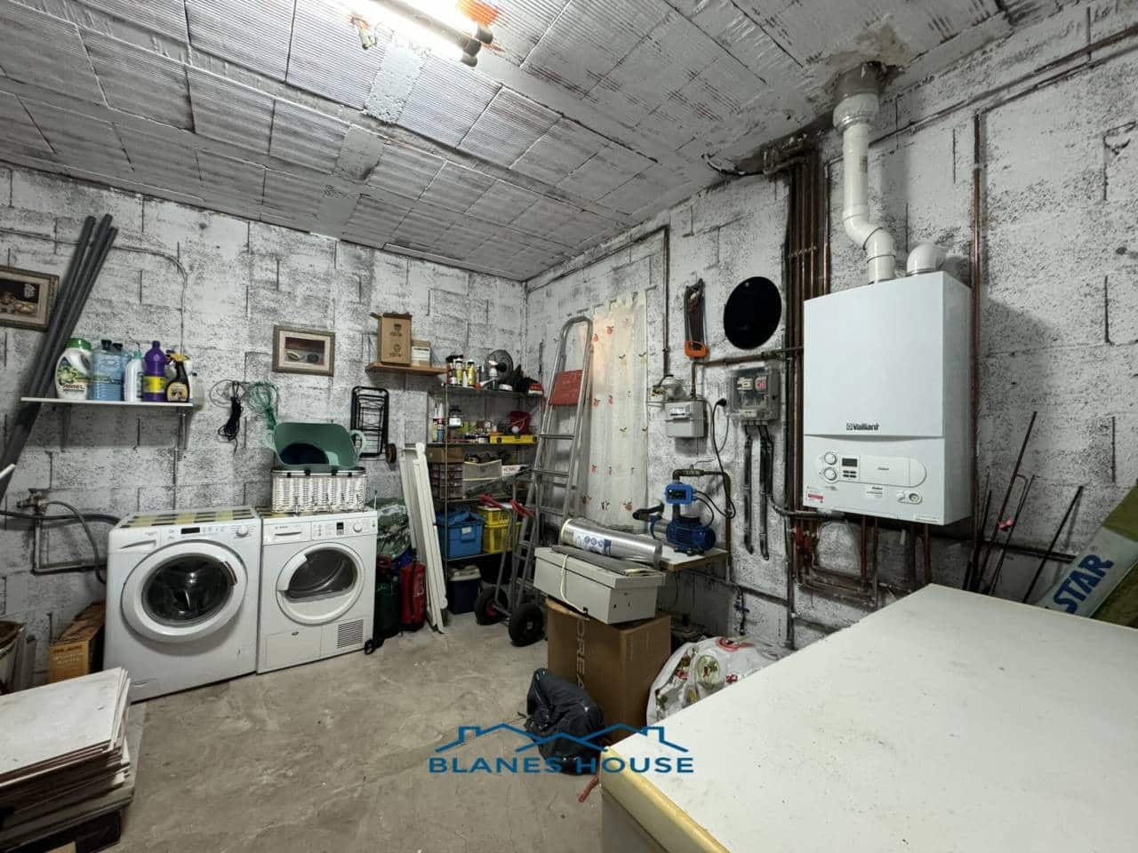 4 makuuhuone Huvila myytävänä paikassa Macanet de la Selva mukana 
autotalli - 269 000 € (Ref: 8601053)