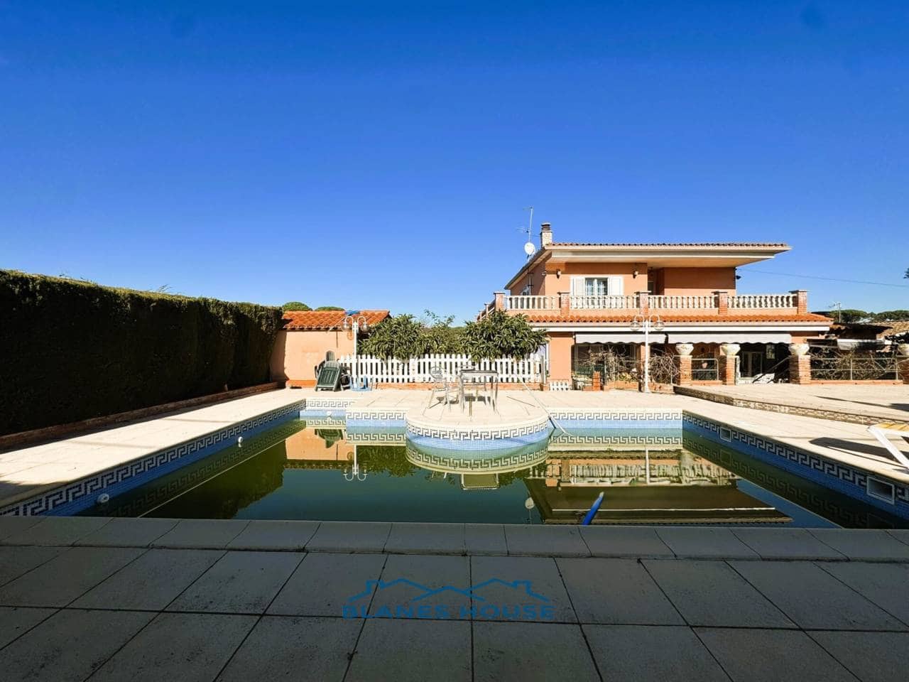 6 Zimmer Villa zu verkaufen in Caldes de Malavella mit Pool Garage - 418.000 € (Ref: 8681902)