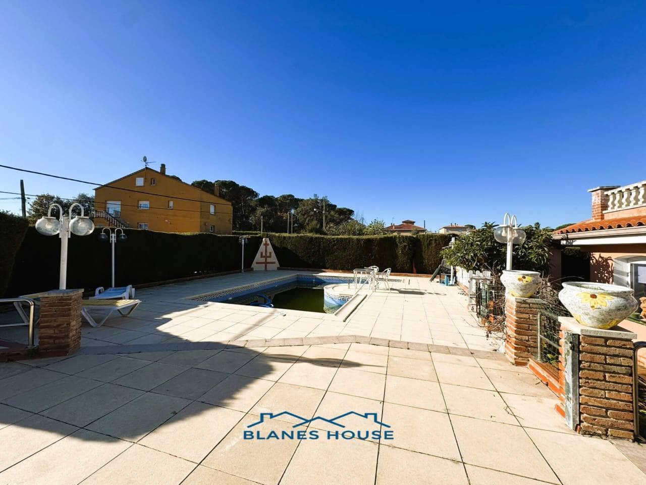 6 Zimmer Villa zu verkaufen in Caldes de Malavella mit Pool Garage - 418.000 € (Ref: 8681902)