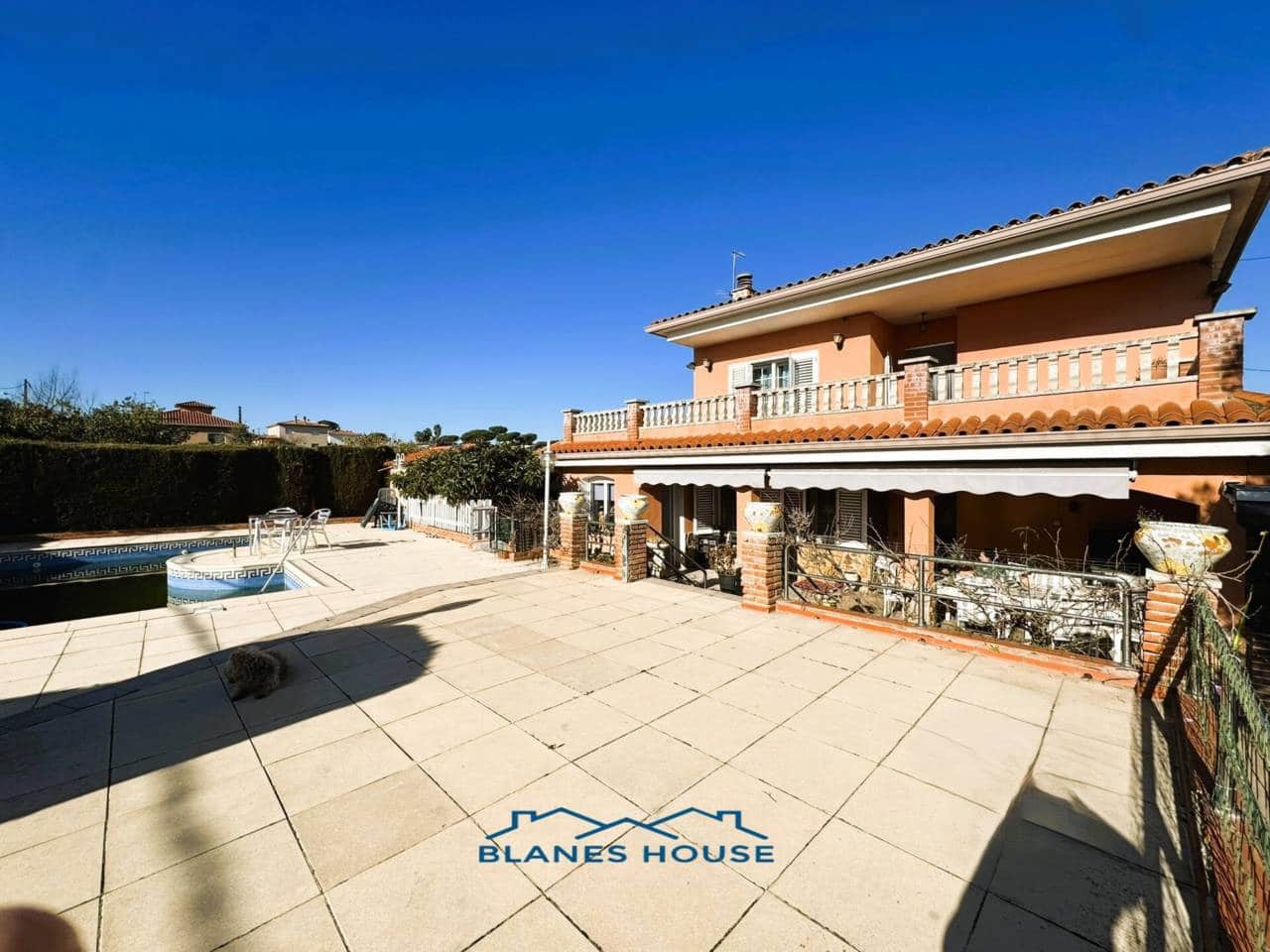 6 Zimmer Villa zu verkaufen in Caldes de Malavella mit Pool Garage - 418.000 € (Ref: 8681902)