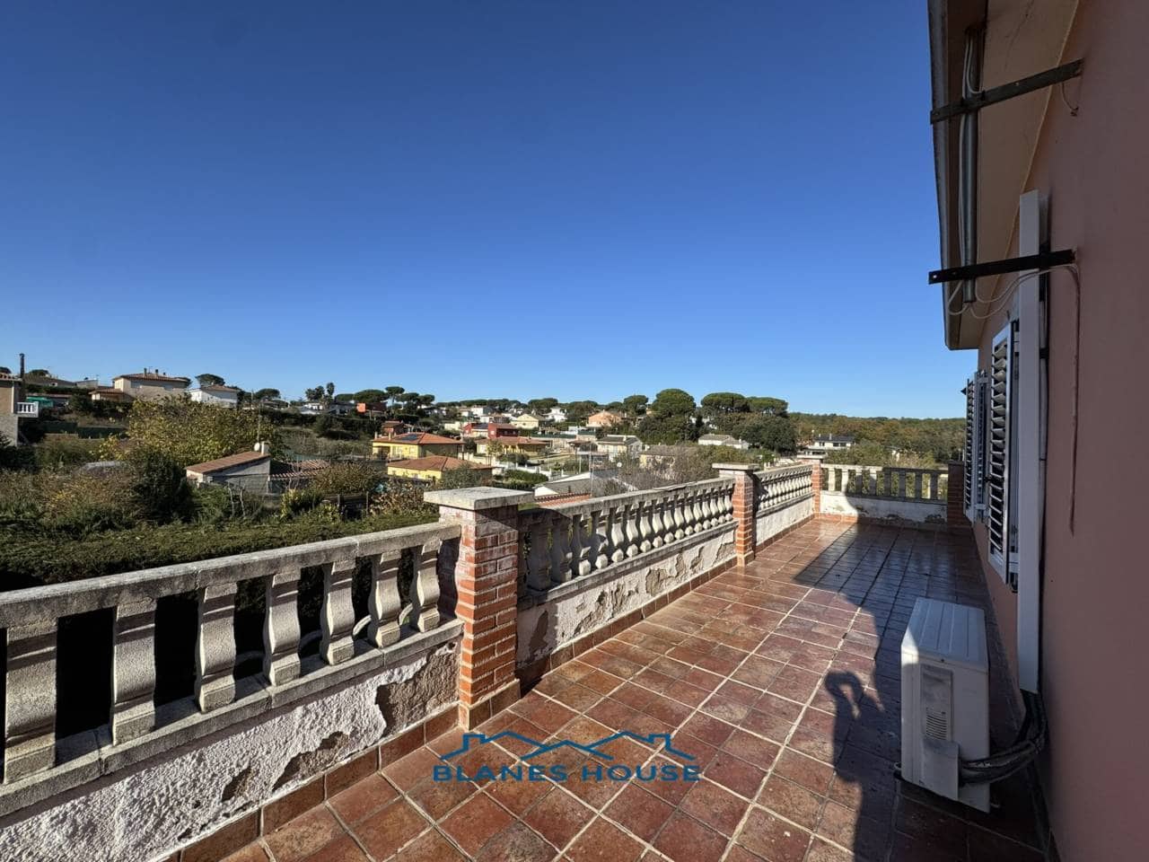 6 Zimmer Villa zu verkaufen in Caldes de Malavella mit Pool Garage - 418.000 € (Ref: 8681902)