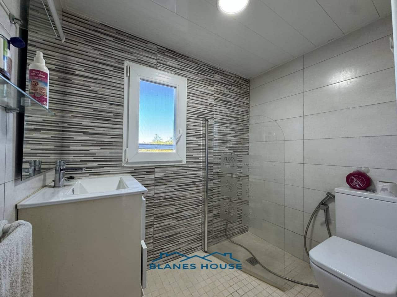 6 Zimmer Villa zu verkaufen in Caldes de Malavella mit Pool Garage - 418.000 € (Ref: 8681902)