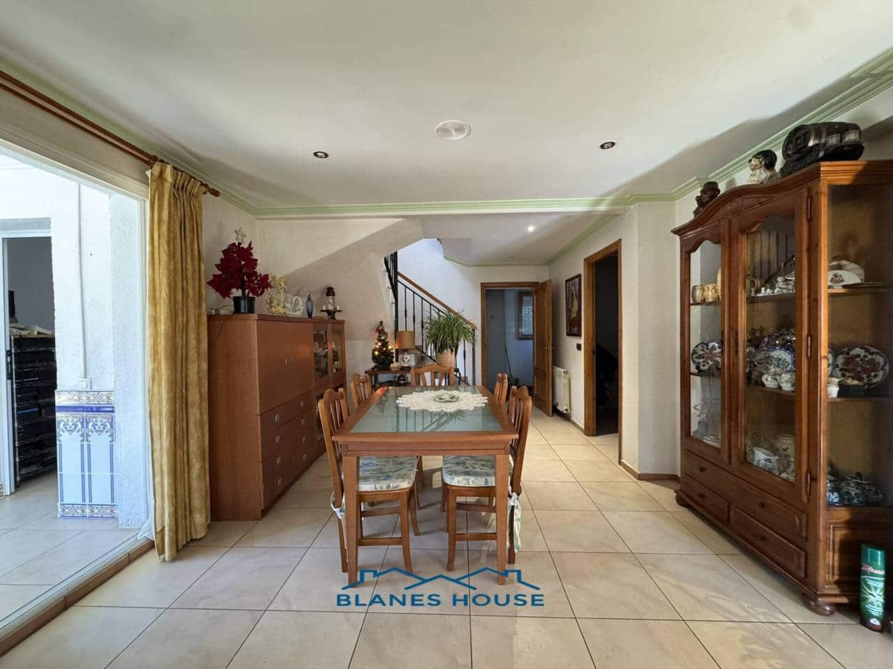 6 Zimmer Villa zu verkaufen in Caldes de Malavella mit Pool Garage - 418.000 € (Ref: 8681902)