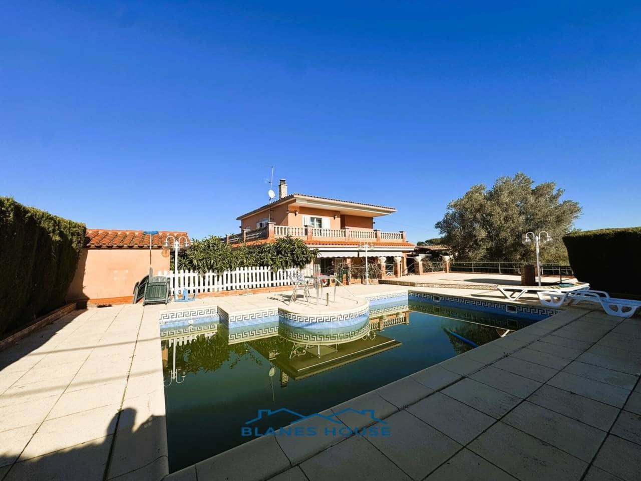 6 Zimmer Villa zu verkaufen in Caldes de Malavella mit Pool Garage - 418.000 € (Ref: 8681902)