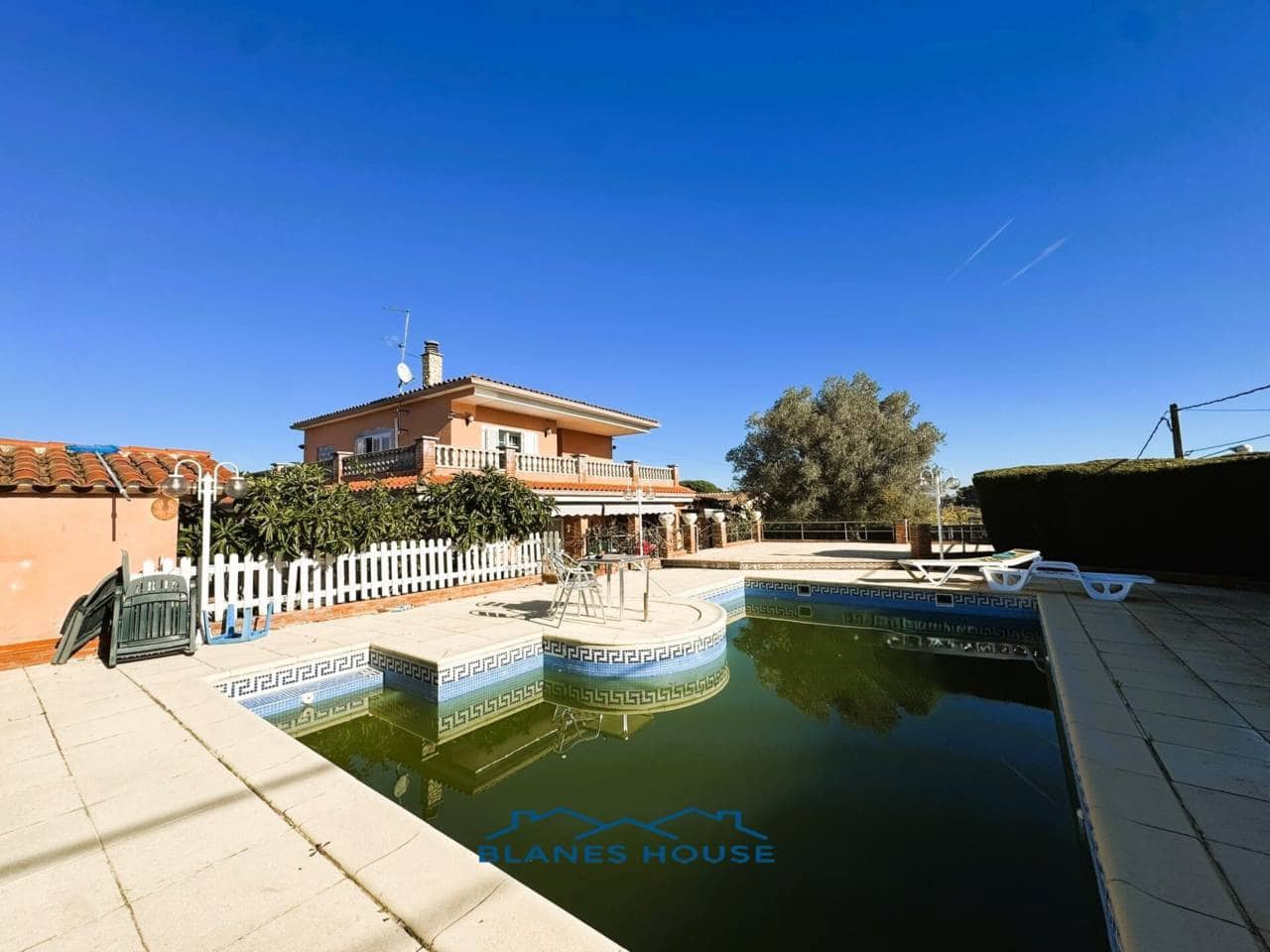 6 Zimmer Villa zu verkaufen in Caldes de Malavella mit Pool Garage - 418.000 € (Ref: 8681902)