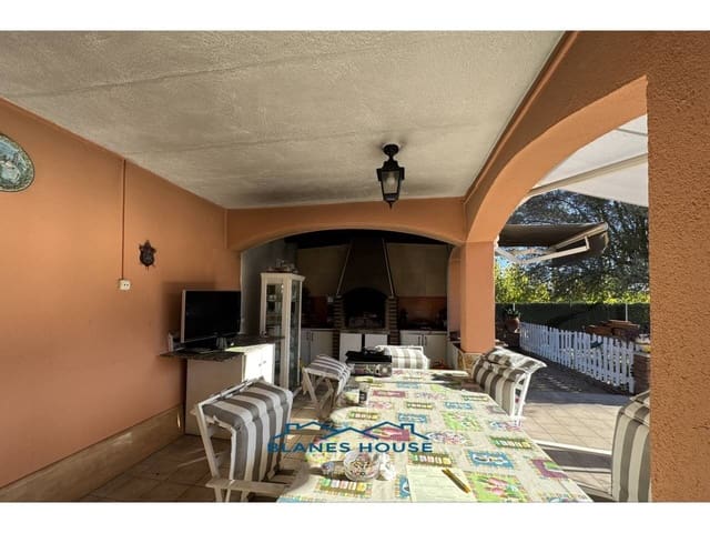 6 bedroom Villa for sale in Caldes de Malavella with pool garage - € 418,000 (Ref: 8681902)