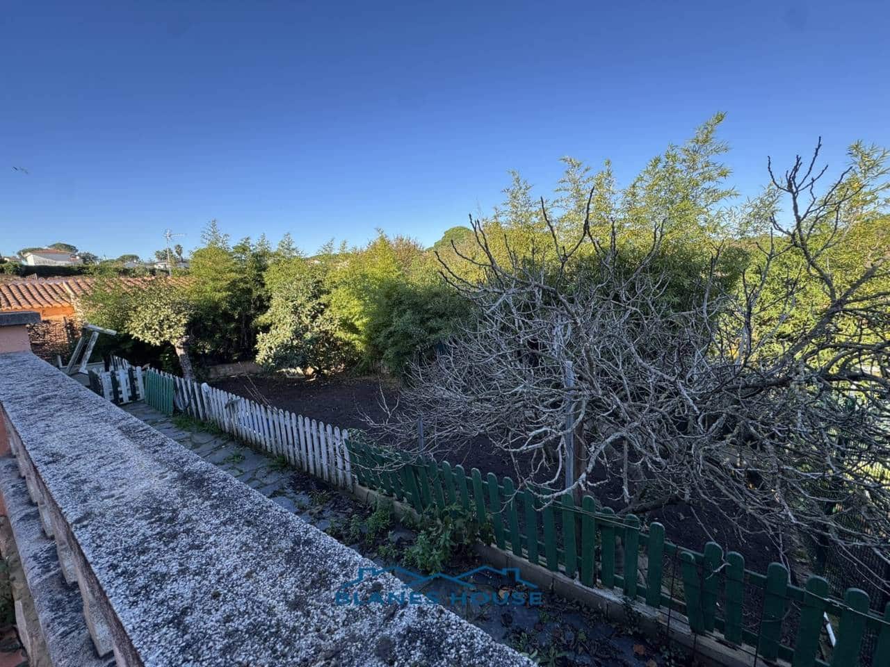 6 Zimmer Villa zu verkaufen in Caldes de Malavella mit Pool Garage - 418.000 € (Ref: 8681902)