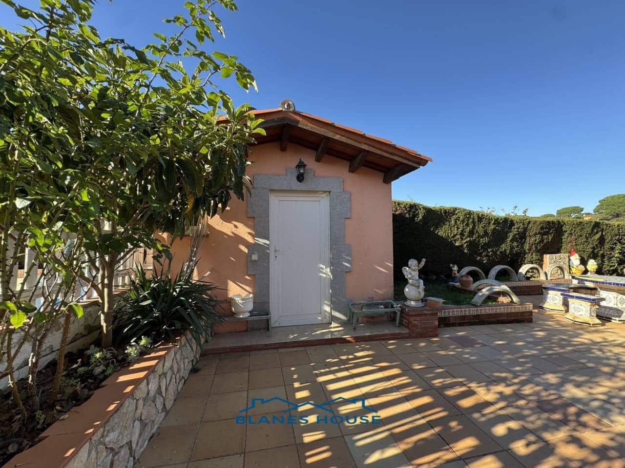 6 Zimmer Villa zu verkaufen in Caldes de Malavella mit Pool Garage - 418.000 € (Ref: 8681902)