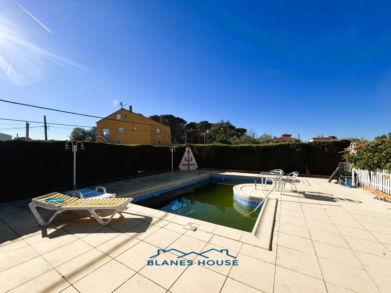 6 Zimmer Villa zu verkaufen in Caldes de Malavella mit Pool Garage - 418.000 € (Ref: 8681902)