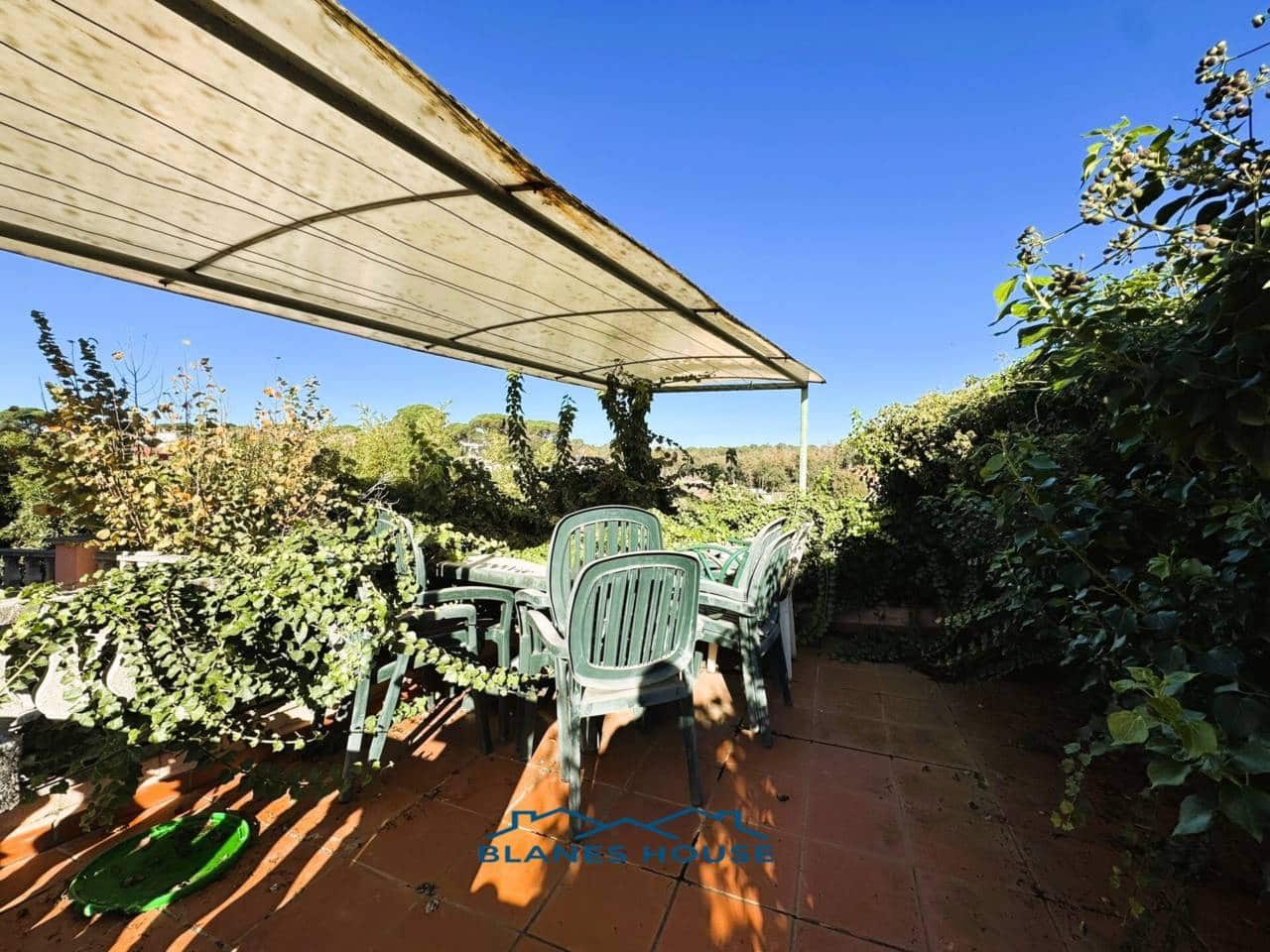 6 Zimmer Villa zu verkaufen in Caldes de Malavella mit Pool Garage - 418.000 € (Ref: 8681902)