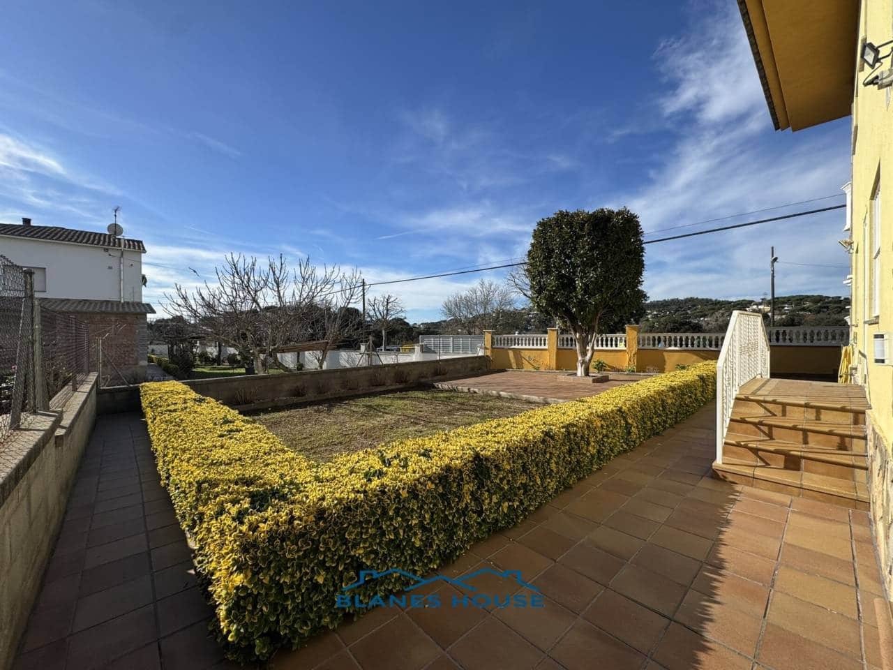 6 soveværelse Villa til salg i Macanet de la Selva med garage - € 399.000 (Ref: 8728954)