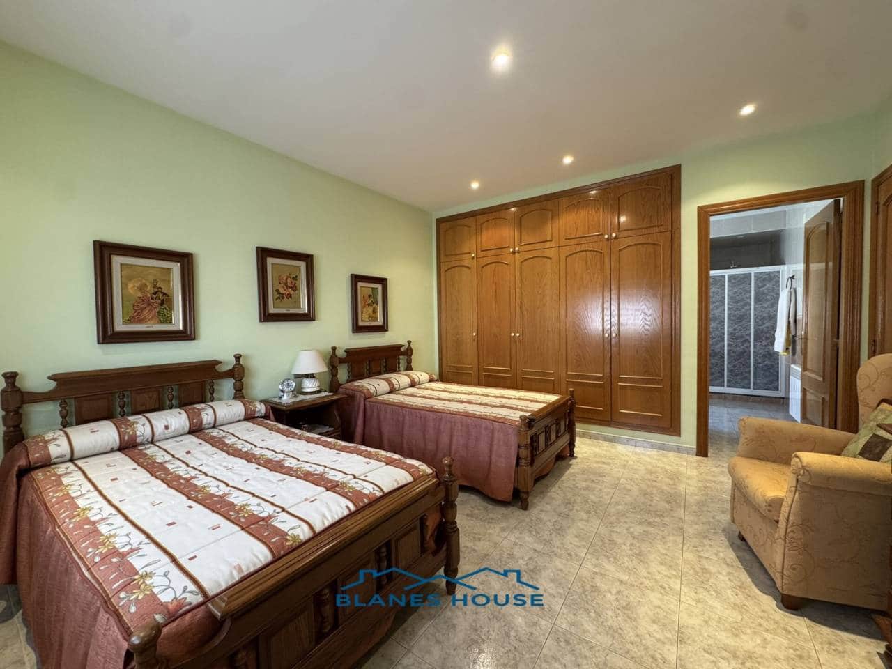 6 soveværelse Villa til salg i Macanet de la Selva med garage - € 399.000 (Ref: 8728954)