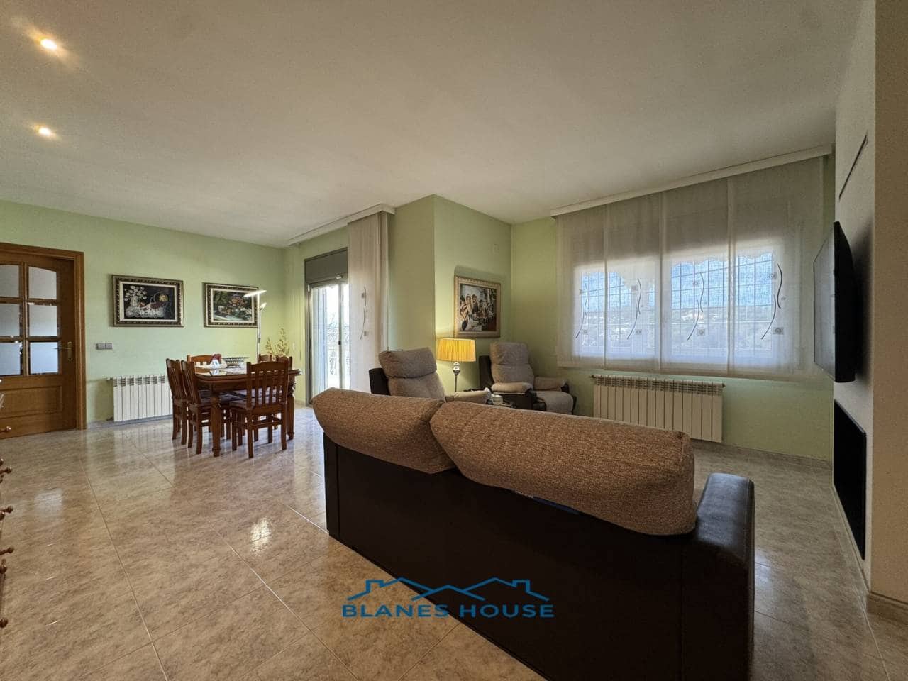 6 soveværelse Villa til salg i Macanet de la Selva med garage - € 399.000 (Ref: 8728954)