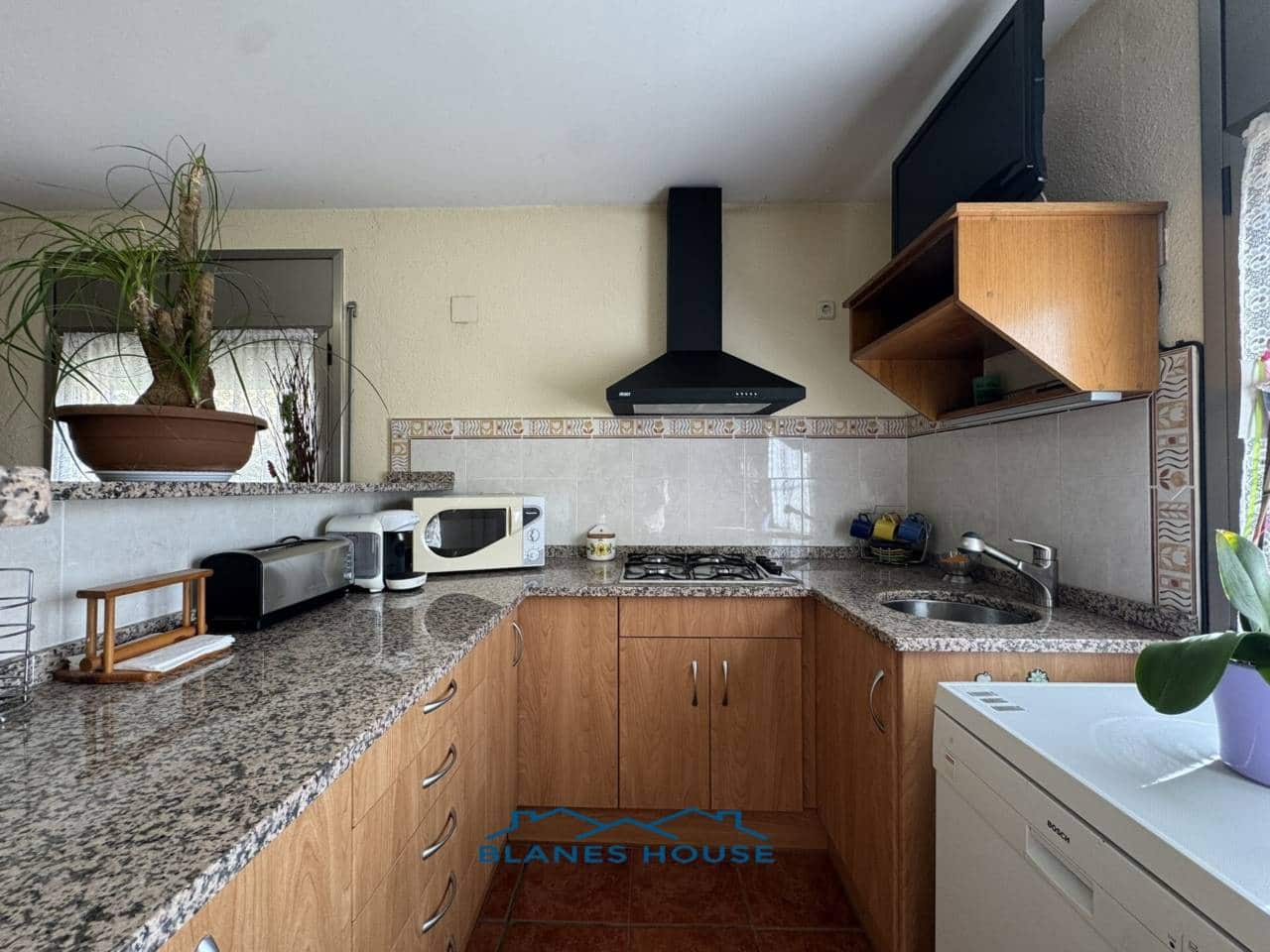 6 soveværelse Villa til salg i Macanet de la Selva med garage - € 399.000 (Ref: 8728954)