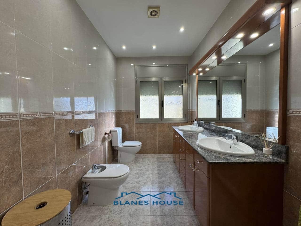 6 soveværelse Villa til salg i Macanet de la Selva med garage - € 399.000 (Ref: 8728954)