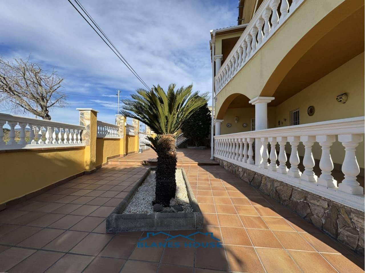 6 soveværelse Villa til salg i Macanet de la Selva med garage - € 399.000 (Ref: 8728954)