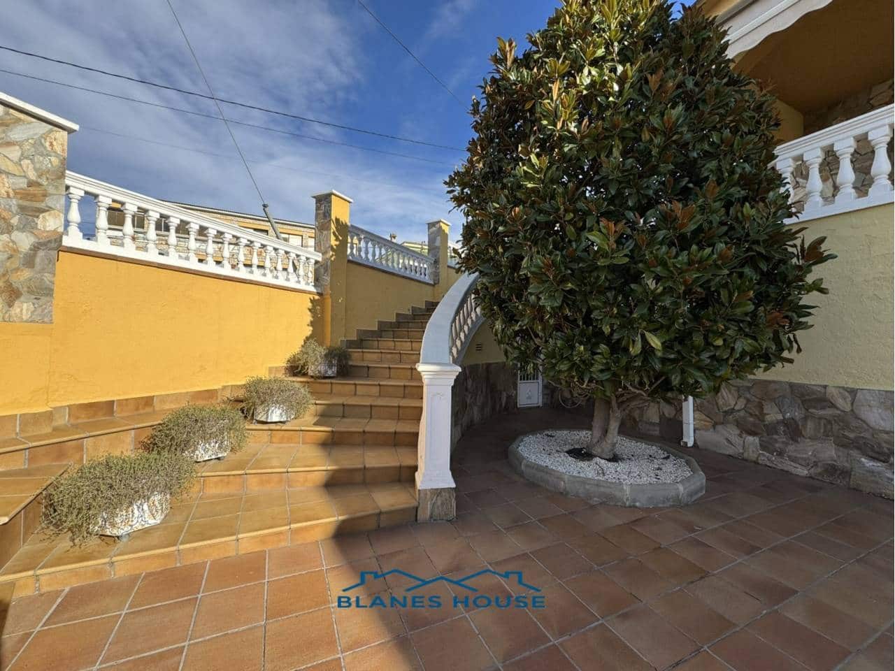 6 soveværelse Villa til salg i Macanet de la Selva med garage - € 399.000 (Ref: 8728954)