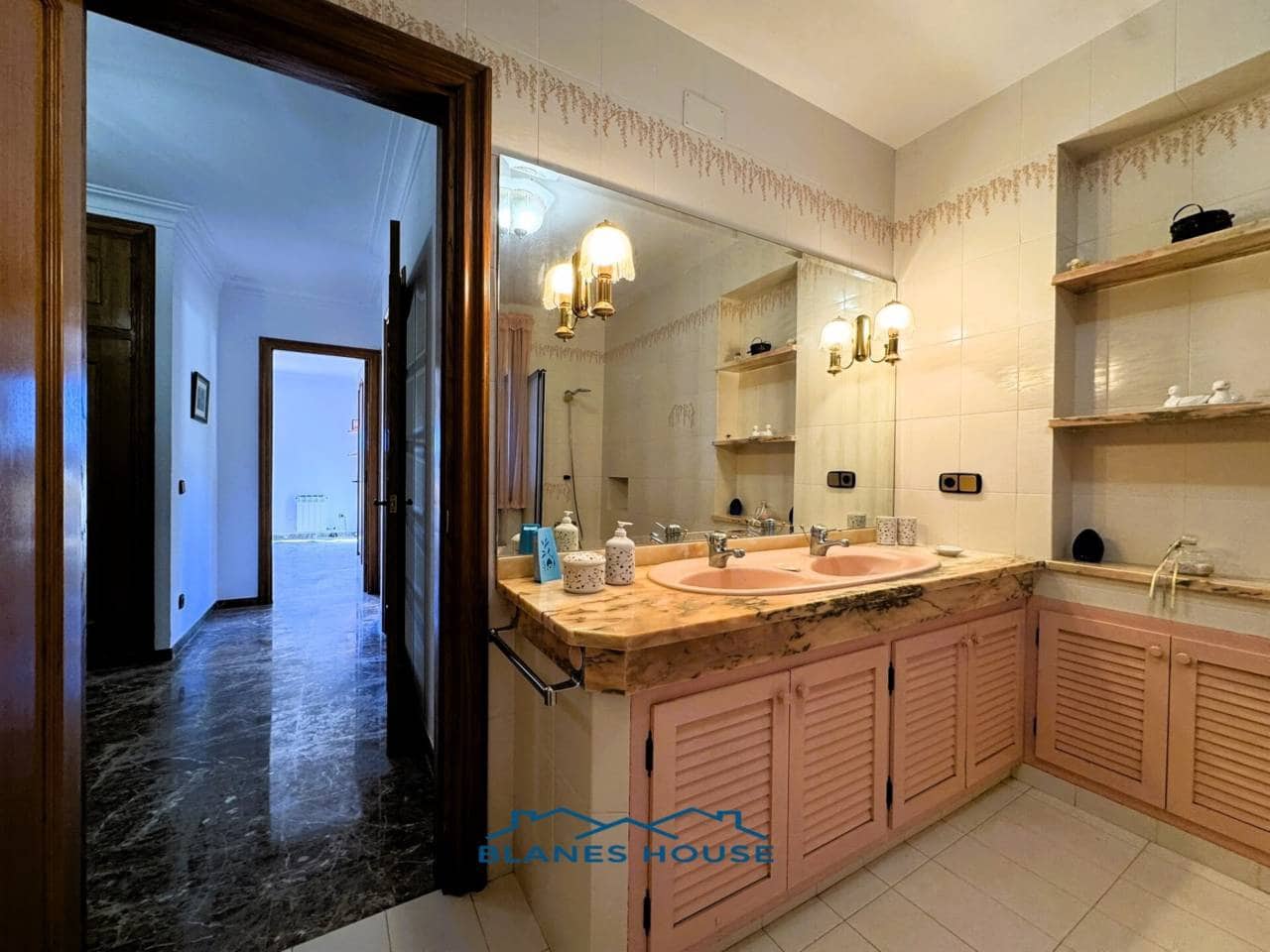 9 soveværelse Finca/Landehus til salg i Sant Feliu de Buixalleu med swimmingpool garage - € 1.250.000 (Ref: 8757232)