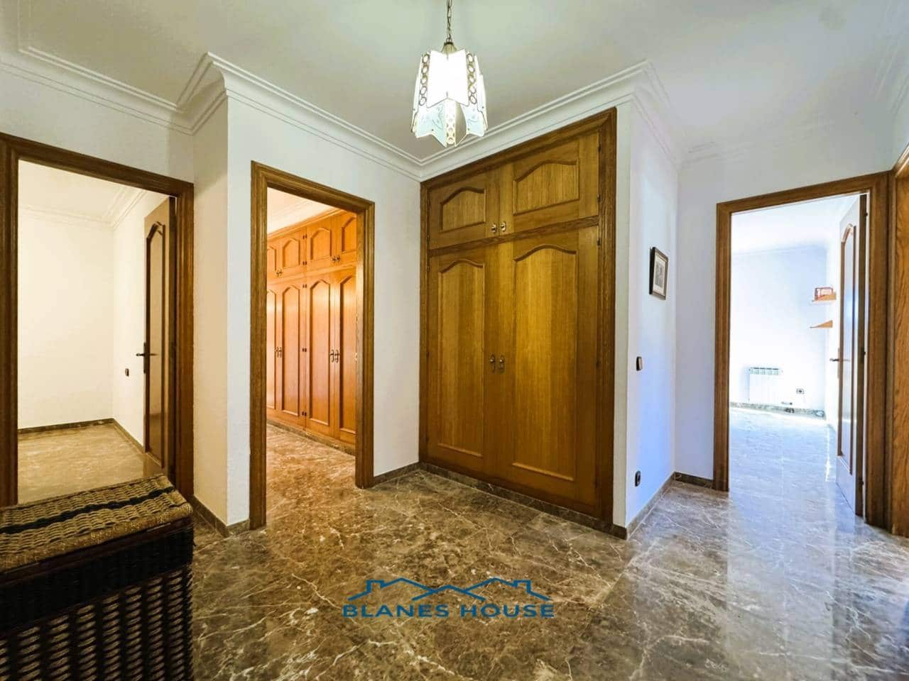 9 soveværelse Finca/Landehus til salg i Sant Feliu de Buixalleu med swimmingpool garage - € 1.250.000 (Ref: 8757232)