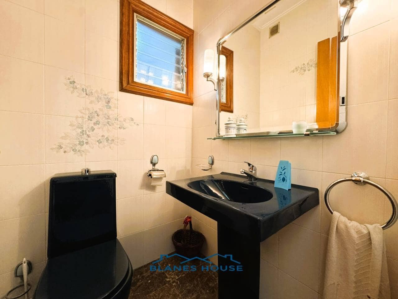 9 soveværelse Finca/Landehus til salg i Sant Feliu de Buixalleu med swimmingpool garage - € 1.250.000 (Ref: 8757232)