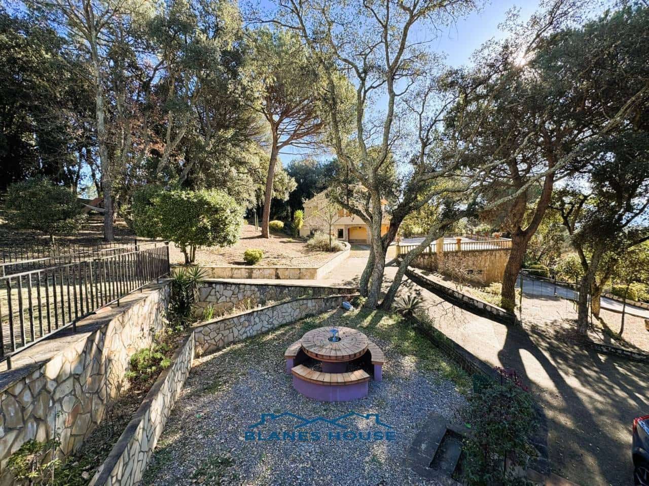 9 soveværelse Finca/Landehus til salg i Sant Feliu de Buixalleu med swimmingpool garage - € 1.250.000 (Ref: 8757232)