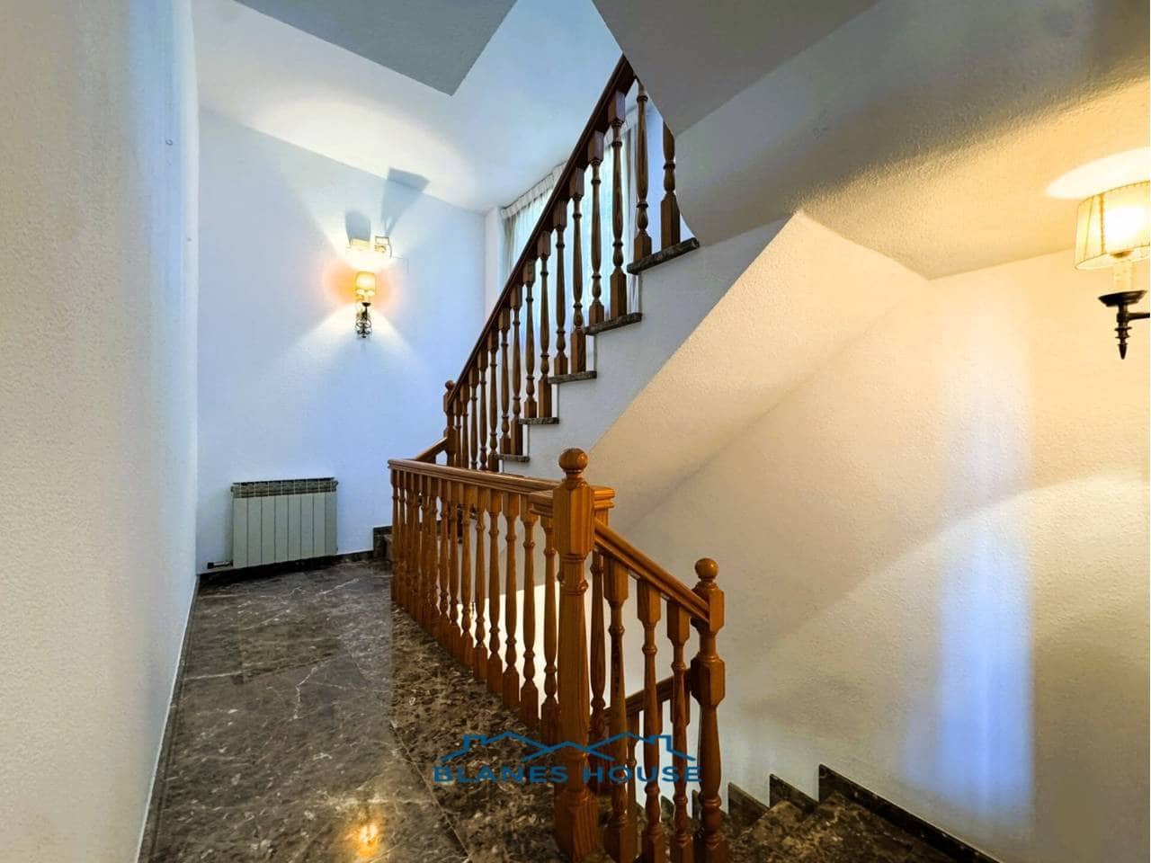 9 soveværelse Finca/Landehus til salg i Sant Feliu de Buixalleu med swimmingpool garage - € 1.250.000 (Ref: 8757232)