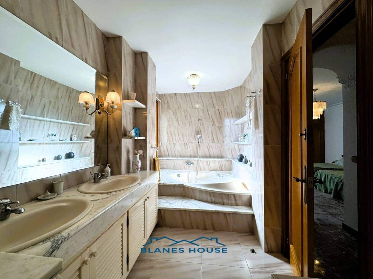 9 soveværelse Finca/Landehus til salg i Sant Feliu de Buixalleu med swimmingpool garage - € 1.250.000 (Ref: 8757232)